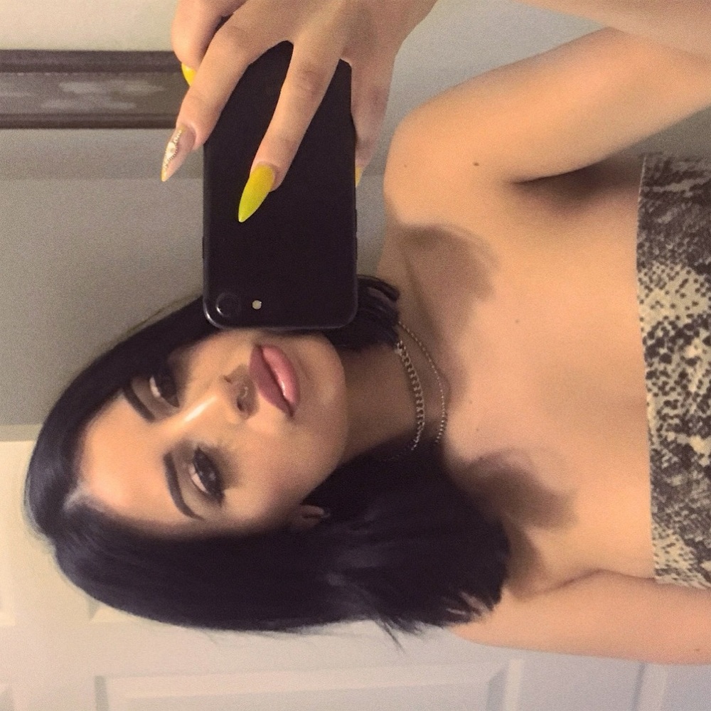 Meet your Posher, Angelica